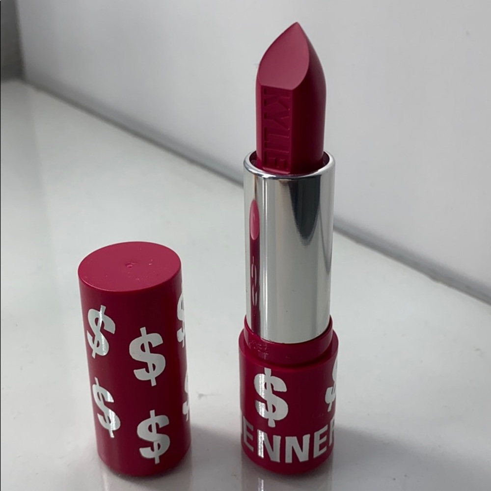 Kylie Cosmetics Mama Boss lipstick